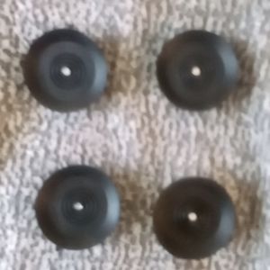 Anti vibration skid pads